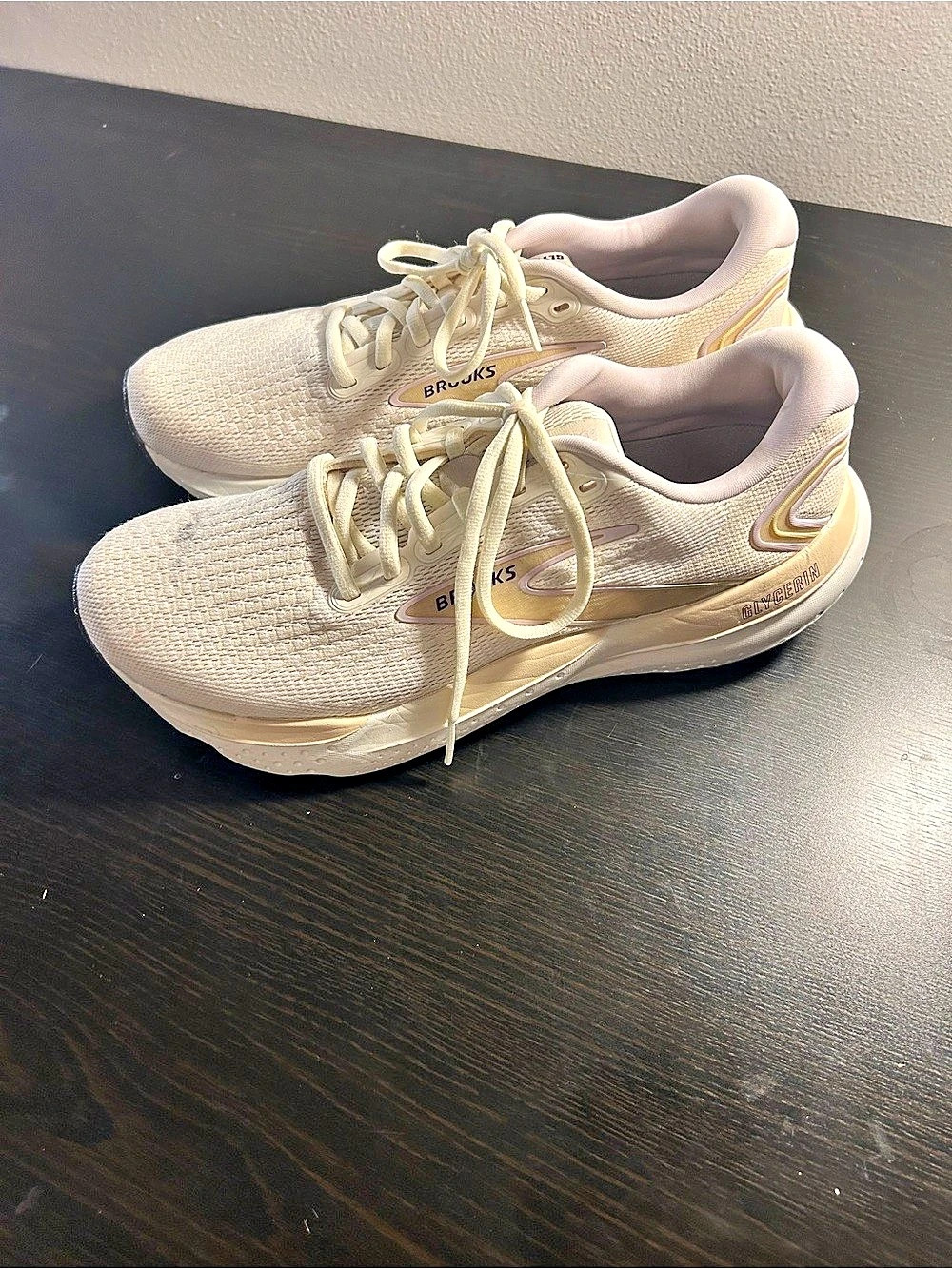 Brooks Women's Glycerin 21 Running Shoes Gardenia / Lavender / Cream size 10.5